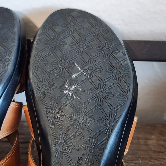 Clarks Calenne Women's Wedge Sandals Shoes Size 9 Brown - Picture 7 of 9